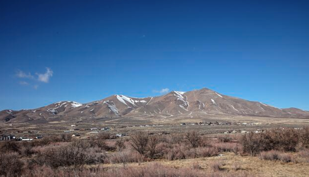 4.87 Acre in Winnemucca, Nevada — Right off Hwy 80, Power Available